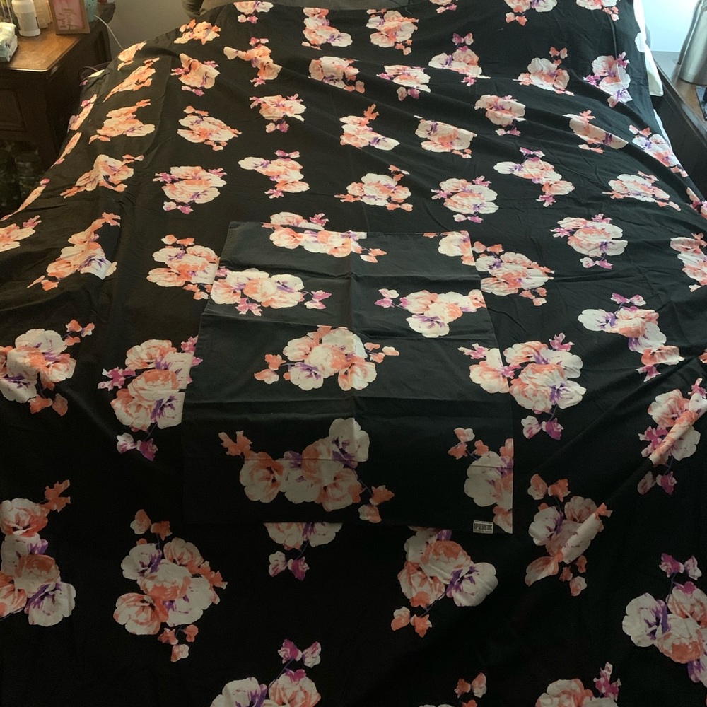 Victoria’s Secret PINK Flat Sheet F & Pillowcase